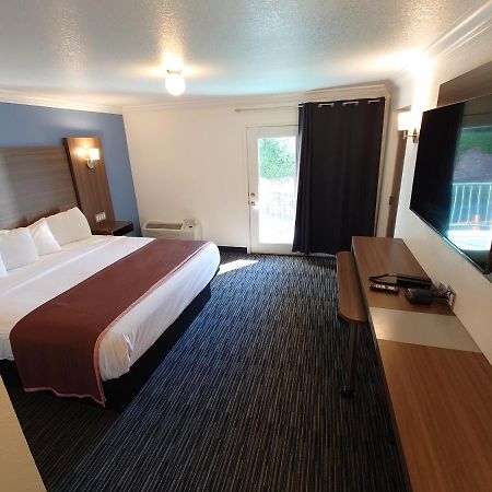 Reagan Resorts Inn (Adults Only) Гатлинбург Экстерьер фото