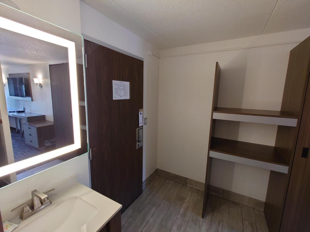 Reagan Resorts Inn (Adults Only) Гатлинбург Экстерьер фото