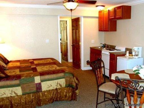 Reagan Resorts Inn (Adults Only) Гатлинбург Номер фото